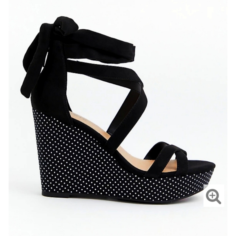 NWT Black & White Polka Dot Wedge Sandals 😍